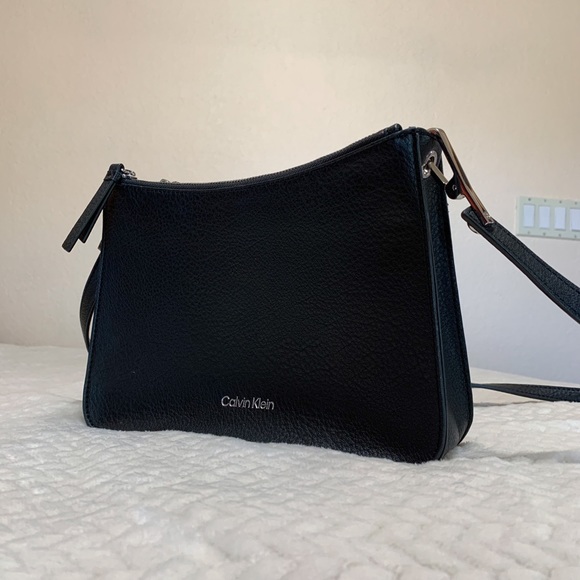 Calvin Klein Sonoma Bubble Lamb Novelty Messenger Crossbody - Picture 2 of 13